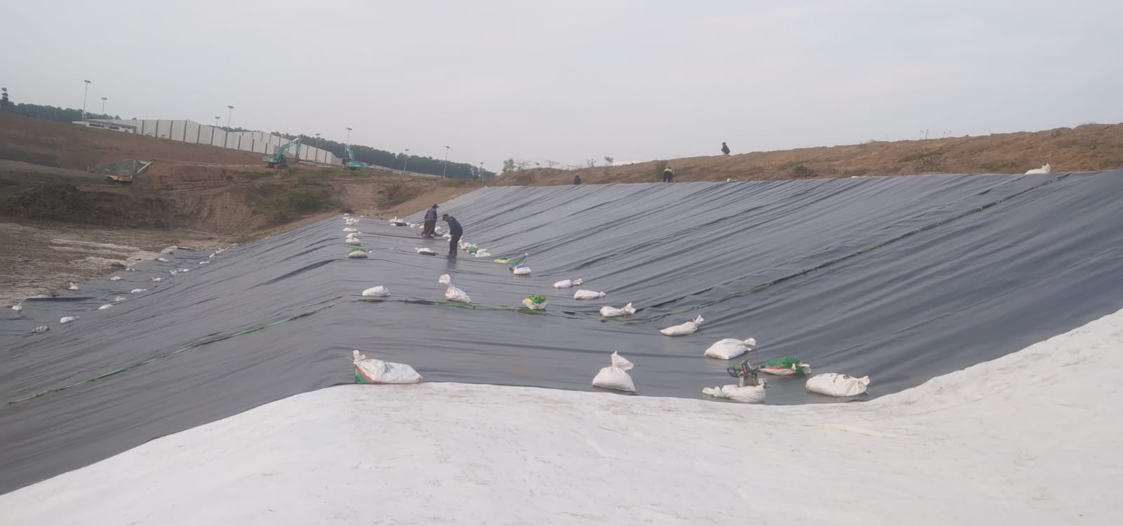 Apa Itu Geomembrane? Fungsi, Jenis, dan Aplikasinya dalam Konstruksi